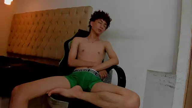 Darkknightx01 online show from 02.06.26