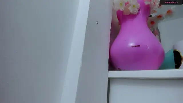 Snapshot of eimy_skinny_ chatting on 10.30.25 eimy skinny online show from 10.30.25