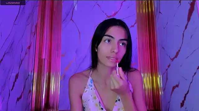 Snapshot of eimy_skinny_ chatting on 02.04.26 eimy skinny online show from 02.04.26