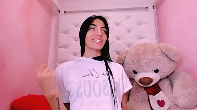 Snapshot of eimy_skinny_ chatting on 03.10.26 eimy skinny online show from 03.10.26