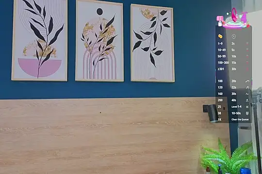 SarahMiler  online show from 10.01.25