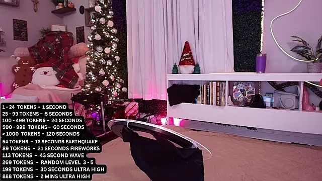 Snapshot of Lexibby69 chatting on 12.18.25 Lexibby69 online show from 12.18.25