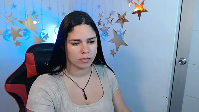 Snapshot of lucia_ht chatting on 10.03.25 lucia ht online show from 10.03.25