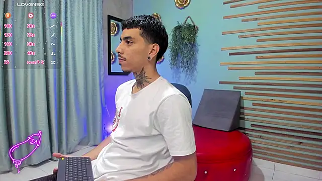 Snapshot of jharol_cardonaa chatting on 10.13.25 jharol cardonaa online show from 10.13.25