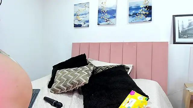 Maddy Mills online show from 04.23.26