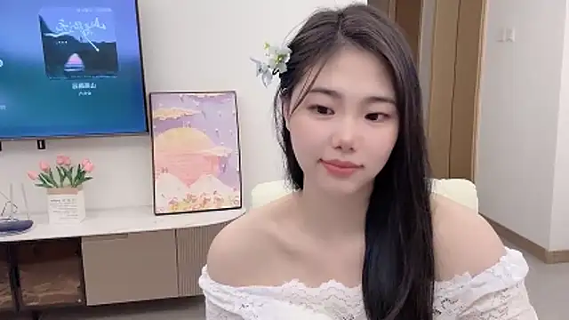 Snapshot of suki-1 chatting on 10.24.25 suki-1 online show from 10.24.25