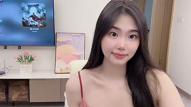 Snapshot of suki-1 chatting on 10.31.25 suki-1 online show from 10.31.25