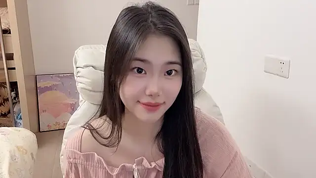 Snapshot of suki-1 chatting on 11.13.25 suki-1 online show from 11.13.25