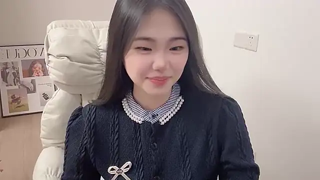 Snapshot of suki-1 chatting on 12.03.25 suki-1 online show from 12.03.25