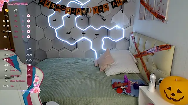 Snapshot of aliicemeow chatting on 11.02.25 aliicemeow online show from 11.02.25