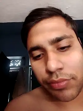 Snapshot of Desirock001 chatting on 11.08.25 Desirock001 online show from 11.08.25