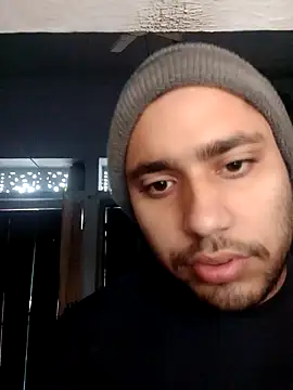 Snapshot of Desirock001 chatting on 11.21.25 Desirock001 online show from 11.21.25