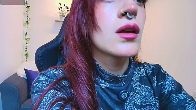 Snapshot of ViolethRosse chatting on 04.15.26 ViolethRosse online show from 04.15.26
