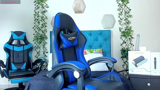  taylor black online show from 10.31.25