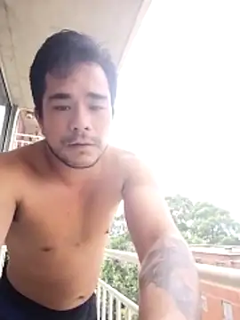 Snapshot of LevelUpL0ver chatting on 04.03.26 LevelUpL0ver online show from 04.03.26