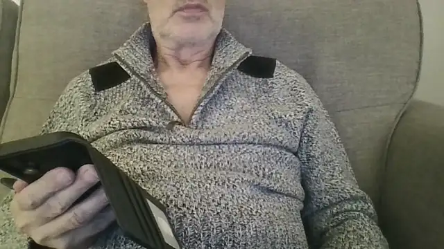 Snapshot of rogpb chatting on 11.23.25 rogpb online show from 11.23.25