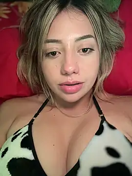 Snapshot of MissCat_ chatting on 11.16.25 MissCat online show from 11.16.25