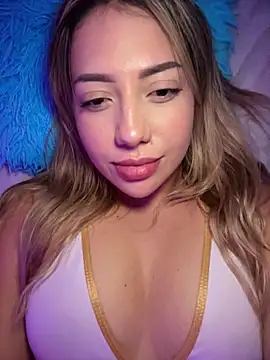 Snapshot of MissCat_ chatting on 11.20.25 MissCat online show from 11.20.25