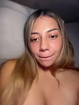 Snapshot of MissCat_ chatting on 11.30.25 MissCat online show from 11.30.25