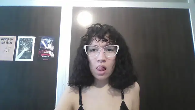 Snapshot of loliporomero chatting on 07.17.26 loliporomero online show from 07.17.26