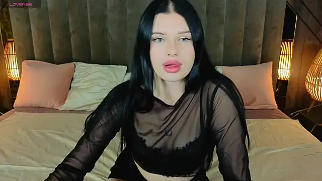 Neyla Charm online show from 11.19.25