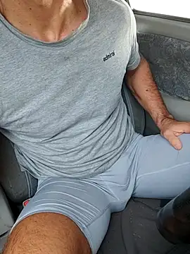 Snapshot of GreekGuyOutdoors chatting on 11.27.25 GreekGuyOutdoors online show from 11.27.25