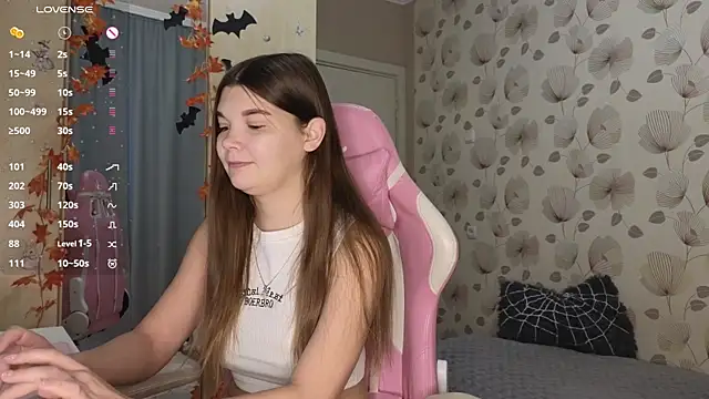 Snapshot of _cute_ice chatting on 10.24.25 cute ice online show from 10.24.25