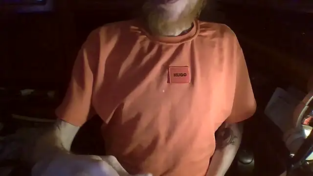 Snapshot of zipman92 chatting on 12.15.25 zipman92 online show from 12.15.25