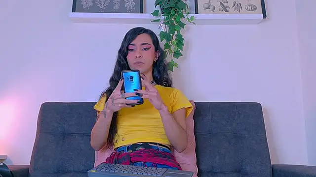 TiffValentinee  online show from 03.05.26