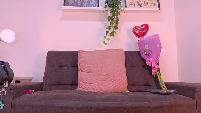 TiffValentinee  online show from 03.08.26