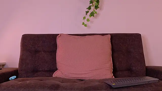 TiffValentinee  online show from 03.10.26