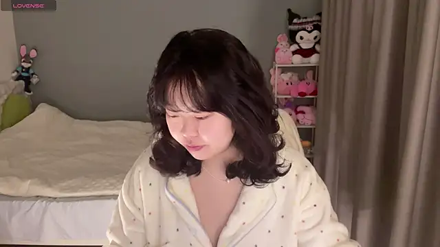 Kittenfishing online show from 11.12.25