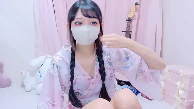 Snapshot of Mero_love_ch chatting on 09.20.25 Mero love ch online show from 09.20.25