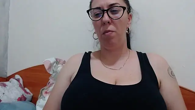 Snapshot of jollene chatting on 06.13.26 jollene online show from 06.13.26