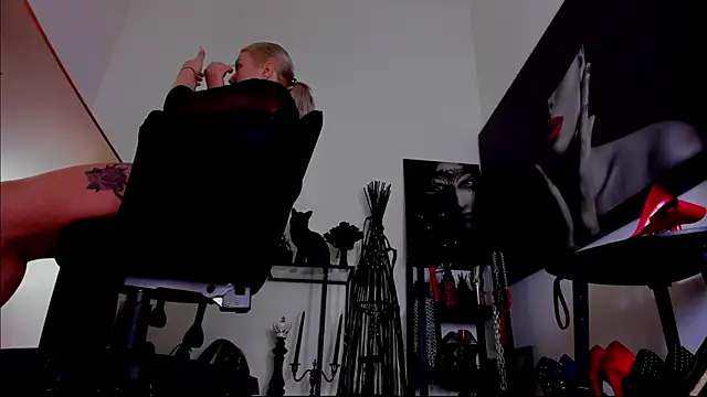 demisweet online show from 02.07.26