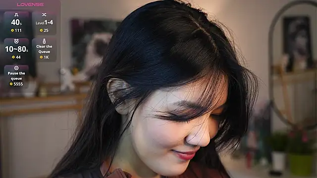 MoiraEger online show from 09.26.25