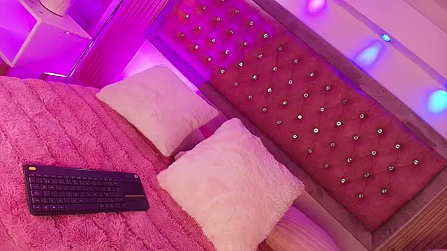 MylaDreams online show from 07.30.26