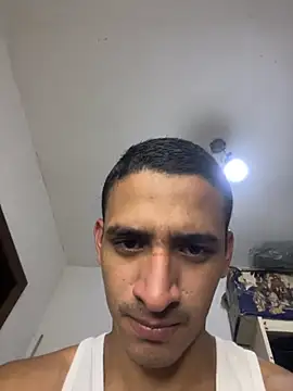 Snapshot of ikaro21 chatting on 10.30.25 ikaro21 online show from 10.30.25