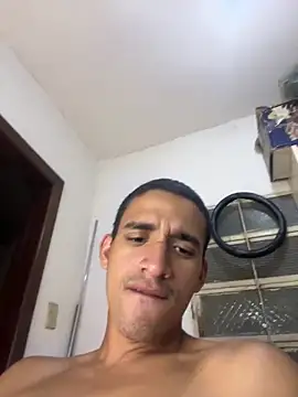 Snapshot of ikaro21 chatting on 10.31.25 ikaro21 online show from 10.31.25