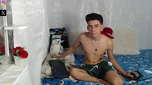 Snapshot of Rimuru17 chatting on 11.09.25 Rimuru17 online show from 11.09.25