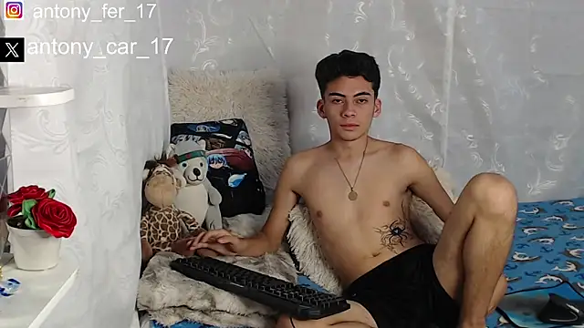 Snapshot of Rimuru17 chatting on 11.11.25 Rimuru17 online show from 11.11.25