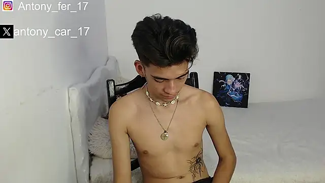 Snapshot of Rimuru17 chatting on 12.21.25 Rimuru17 online show from 12.21.25