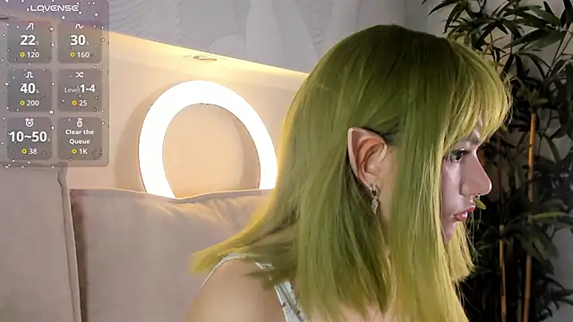 Molly Platt online show from 11.18.25