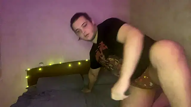 Snapshot of lailarays chatting on 09.21.25 lailarays online show from 09.21.25