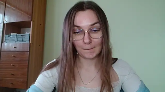 LooveELLYx online show from 02.06.25