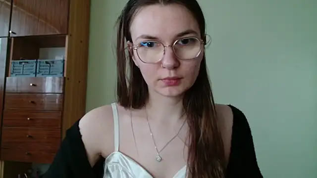 LooveELLYx online show from 02.28.25