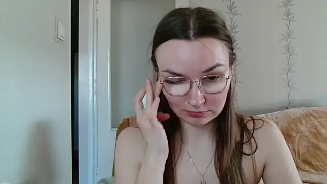 LooveELLYx online show from 03.19.25