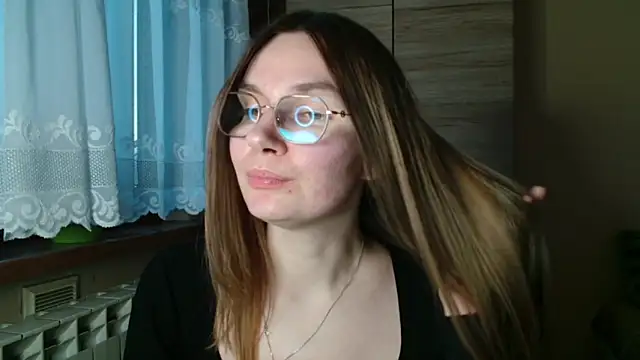 LooveELLYx online show from 10.29.25