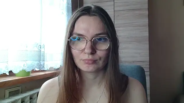 LooveELLYx online show from 11.03.25