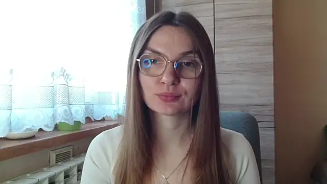 LooveELLYx online show from 11.07.25